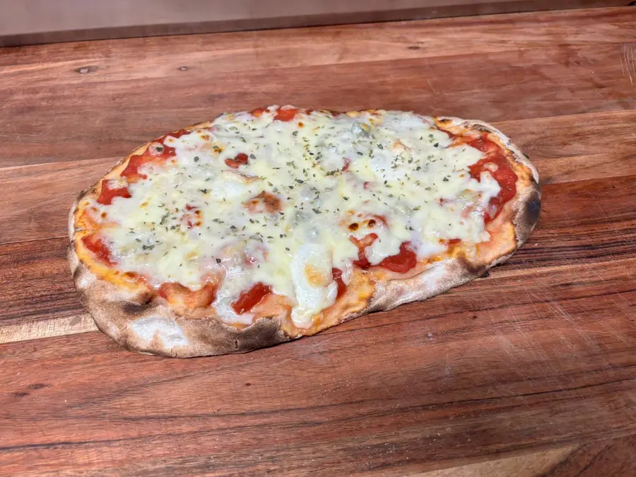 Pinsa Formaggi : taleggio et gorgonzola gratinés
